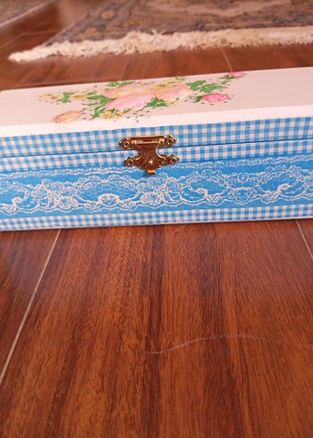 Diğer Mavi pastel makyaj kutusu çiçekli desenli