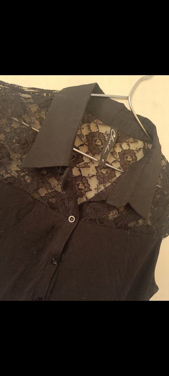 Dantel Detaylı Siyah Kolsuz Gömlek - Görsel 2