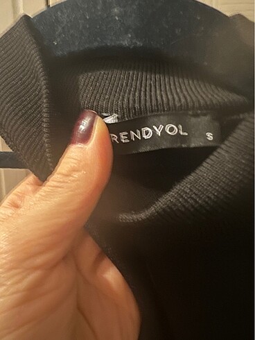 Trendyol & Milla Triko asimetrik crop