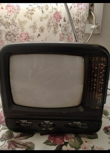 Radyolu siyah beyaz TV 
