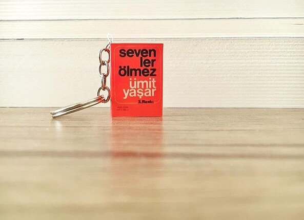 Mini kitap anahtarlık