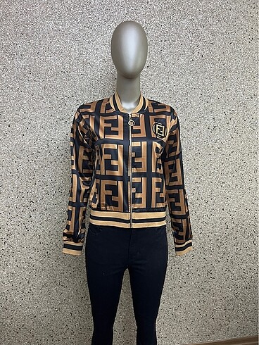 Fendi Mevsimlik Mont