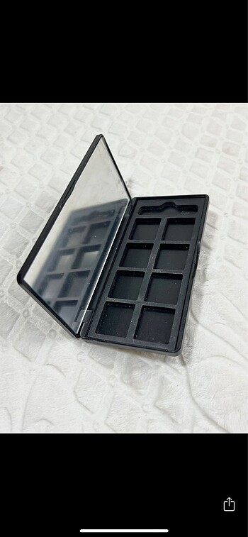 Beden Renk Missha Modern Palette 8 hole