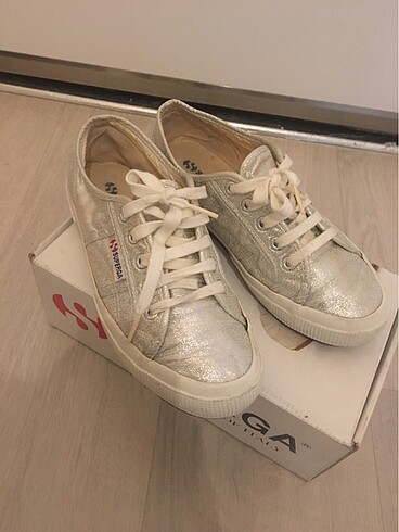 Bayan superga