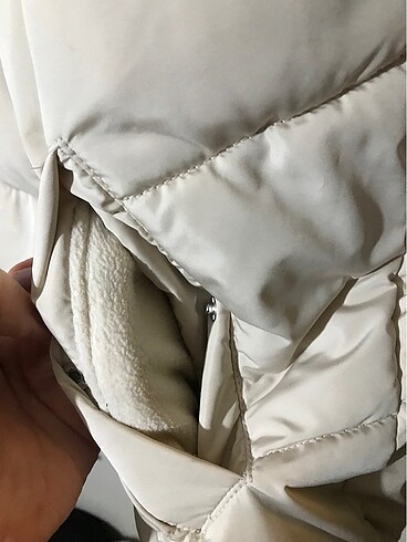 s Beden Stradivarius krem şişme mont