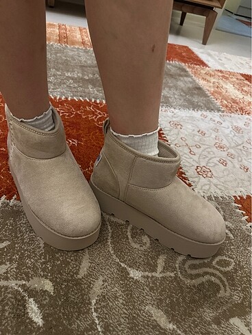 Ugg bot