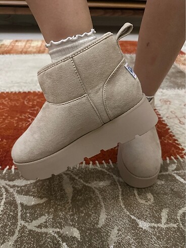 38 Beden Ugg bot