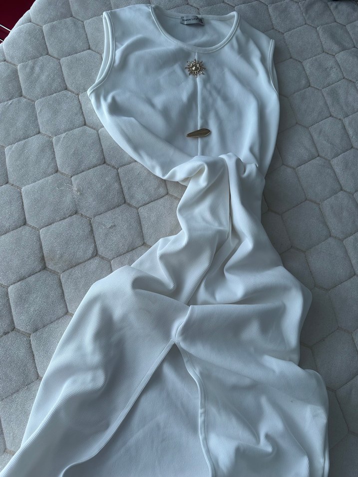 Beyaz Düğmeli elbise - Görsel 2