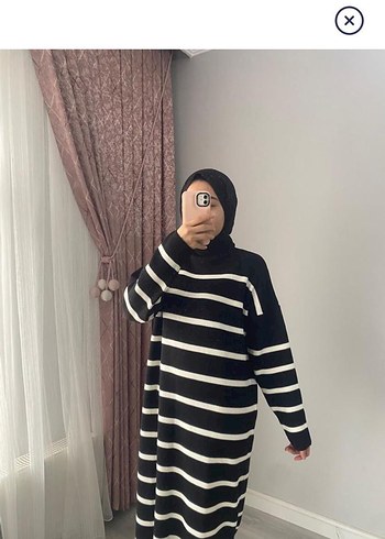 Uzun Siyah Beyaz Çizgili Kadın Triko Elbise
