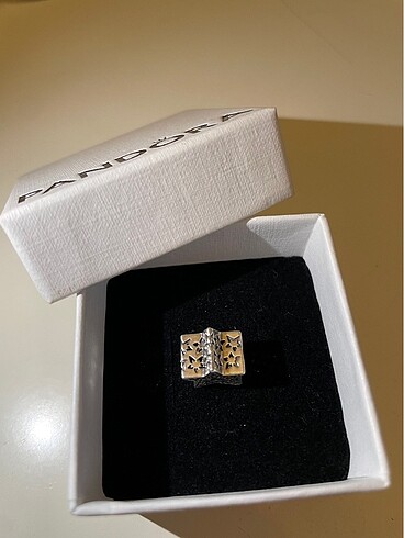 Beden ASİMETRİK YILDIZ CHARM