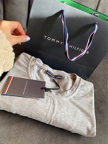 Tommy tişört