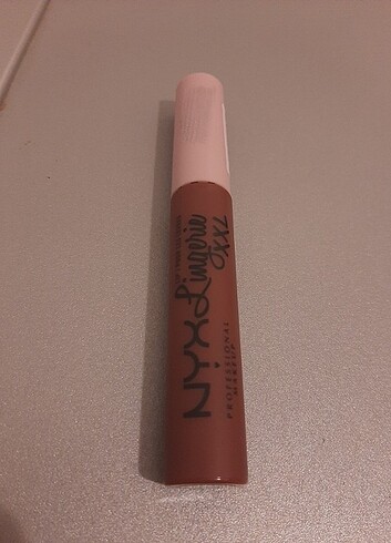 Nyx lipstick