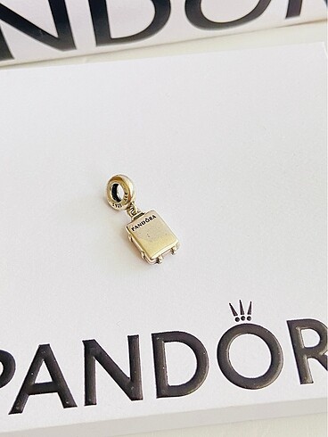  Beden Pandora Valizi Charm