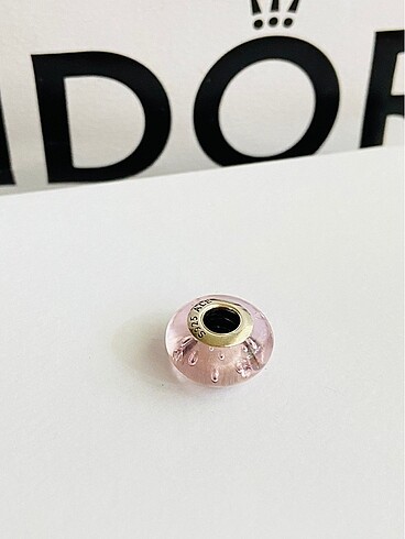 Pembe Murano charm