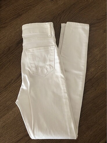 Beyaz kot pantolon