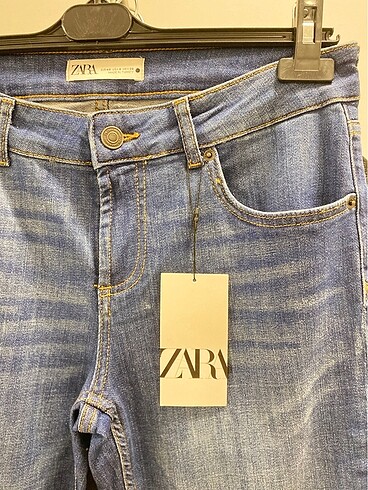 40 Beden Flare Low Rise Crop Jean