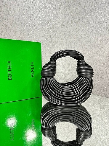  Beden Bottega Double Knot Bag