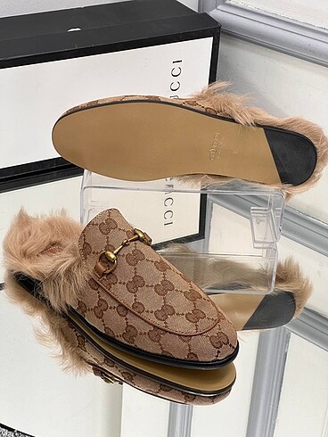 38 Beden Gucci Tüylü Terlik