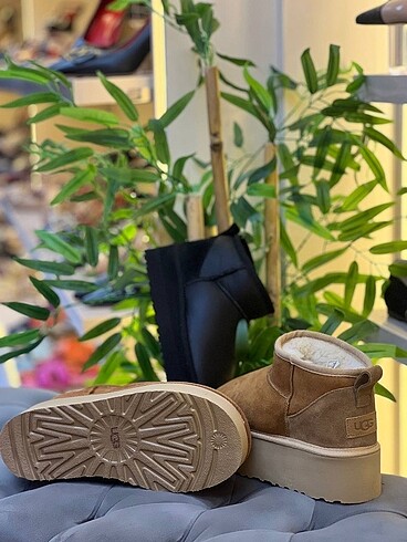 Ugg Mini Platform