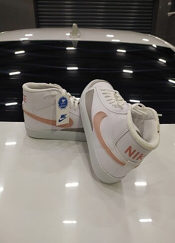 NİKE BLAZER 