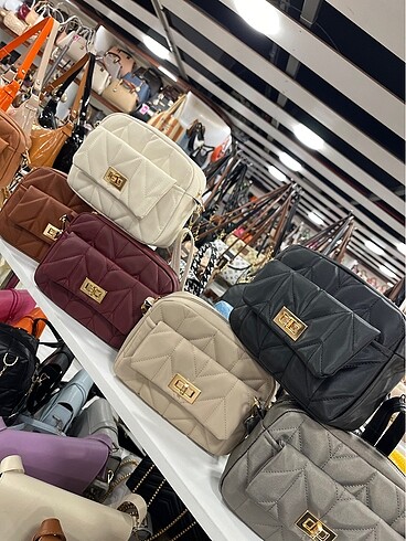 Bershka Önden cep detaylı çanta