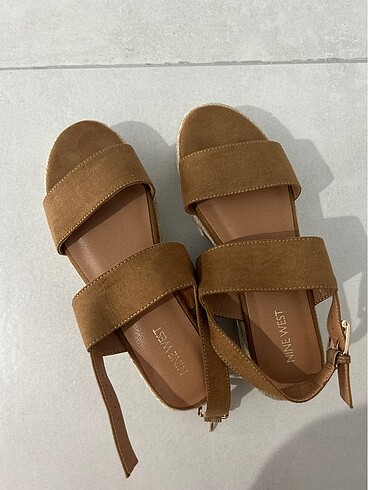 Nine West Dolgu Topuk Sandalet