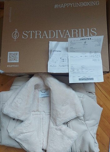 Stradivarius Hiç kullanılmamış sıfır ürün