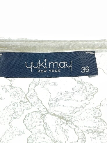 36 Beden beyaz Renk PreLoved Pareo %70 İndirimli.