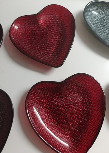 Kırmızı,mor,gri Kalp Şeklinde Modern Tabaklar - Görsel 3