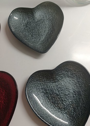 Kırmızı,mor,gri Kalp Şeklinde Modern Tabaklar - Görsel 4