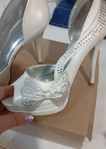 Beyaz Parlak Payetli Yüksek Topuklu Kadın Ayakkabı - Görsel 2