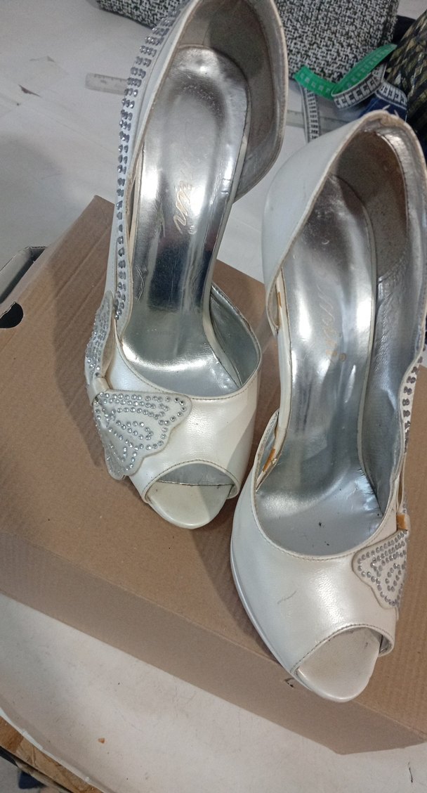Beyaz Parlak Payetli Yüksek Topuklu Kadın Ayakkabı - Görsel 5
