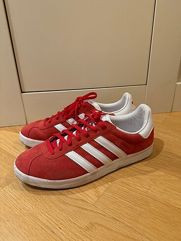 Kırmızı Adidas Gazelle