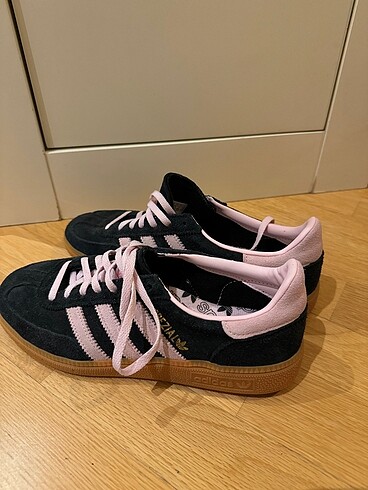 39,5 Beden pembe Renk Spezial Adidas Ayakkabı siyah pembe