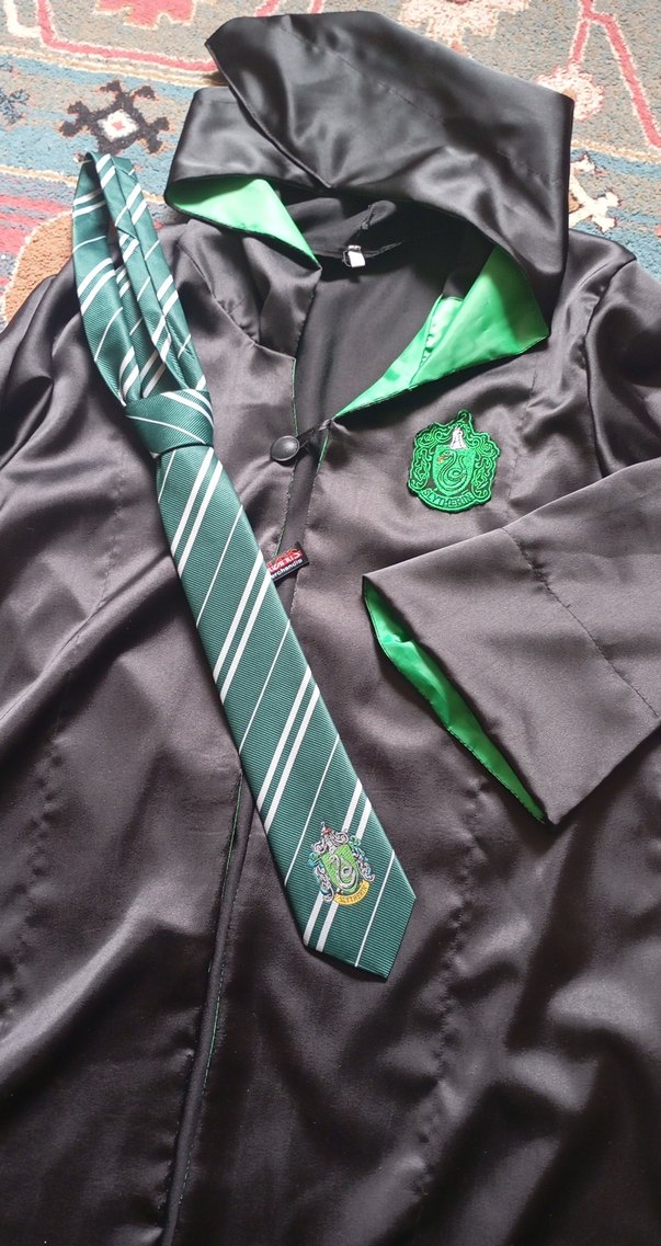 Uzun Siyah Kadın Cübbe Yeşil Detaylı - Görsel 3