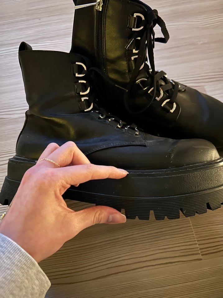 Siyah Deri Platform Bot - Görsel 3