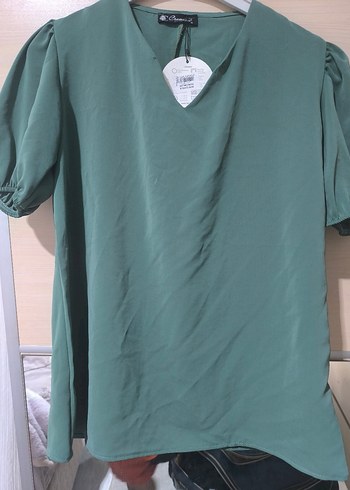 Yeşil Kısa Kollu Saten Bluz - Görsel 2