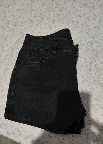 xs Beden Siyah Düğmeli Mini Denim Şort