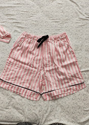 m Beden Victoria's Secret Pembe Çizgili Kısa Kollu Mini Pijama