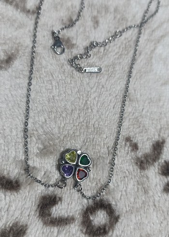 Renkli Kalp Detaylı Uzun Zincir Kolye - Görsel 3