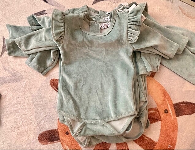 HelloBaby Hello baby fırfır detaylı kışlık zıbın adet fiyatı