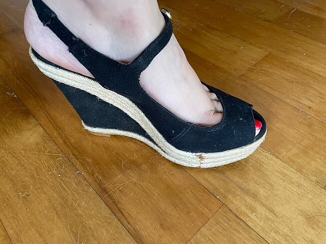 Stradivarius dolgu topuklu ayakkabı - Görsel 3