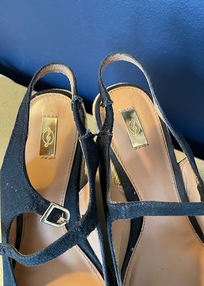 Stradivarius dolgu topuklu ayakkabı - Görsel 2