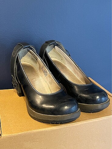 38 Beden Dr. Martens topuklu ayakkabı