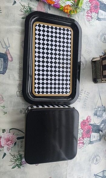 Dama desenli set