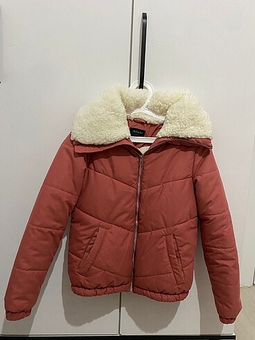 Pembe Yünlü Mont