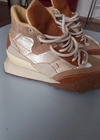 Bej Süet Dolgu Topuklu Spor Ayakkabı - Görsel 2