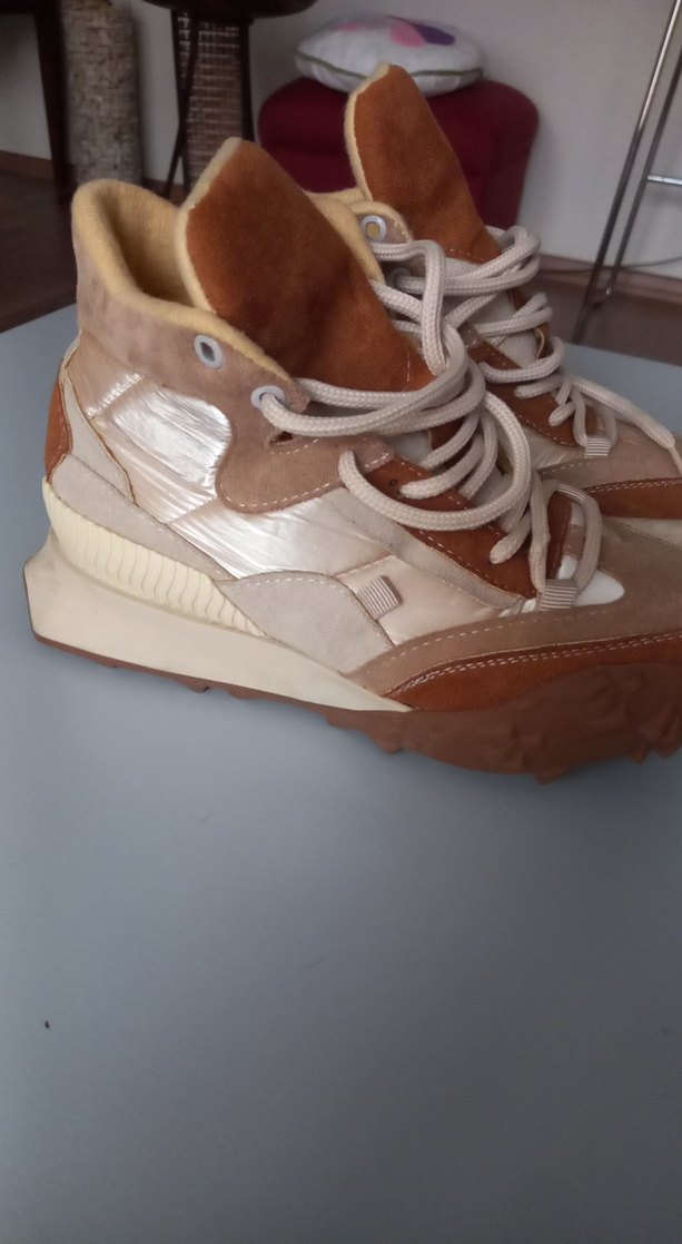 Bej Süet Dolgu Topuklu Spor Ayakkabı - Görsel 2