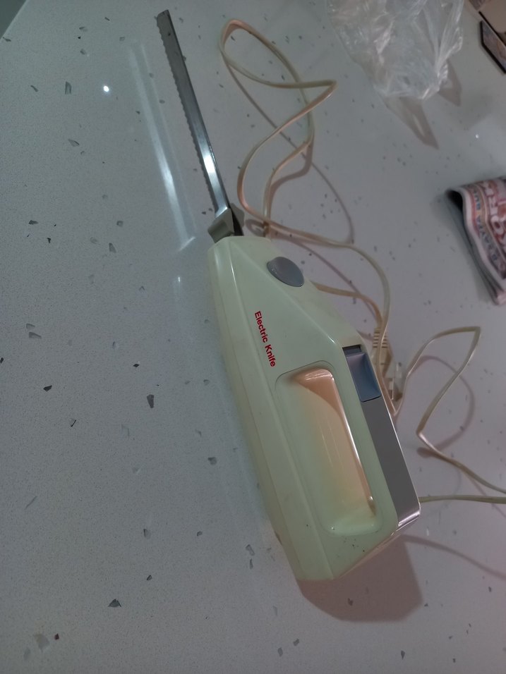 Beyaz Elektrikli Bıçak - Görsel 2