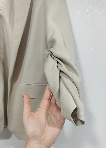 Diğer Bej Kolları Lastikli Blazer Ceket